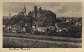 Hier geht es zur Karte mit dem Motiv 'Burg und Kirchen von einer Wiese betrachtet'